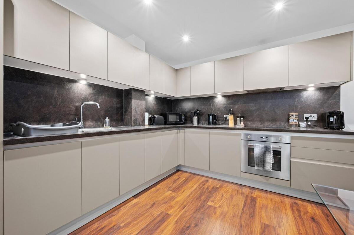 One Cambridge Residence By Coqoon Manchester Bagian luar foto